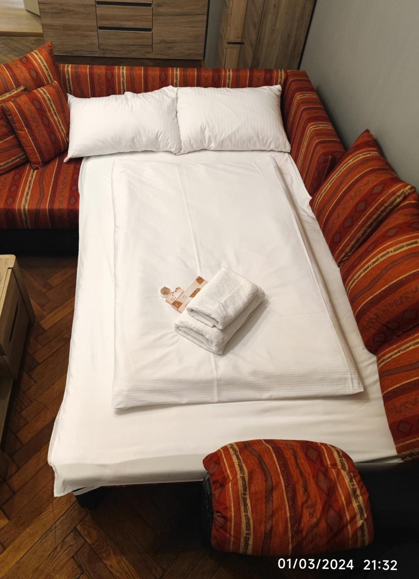 Loong Refresh Old Town Apartment Praha Bagian luar foto